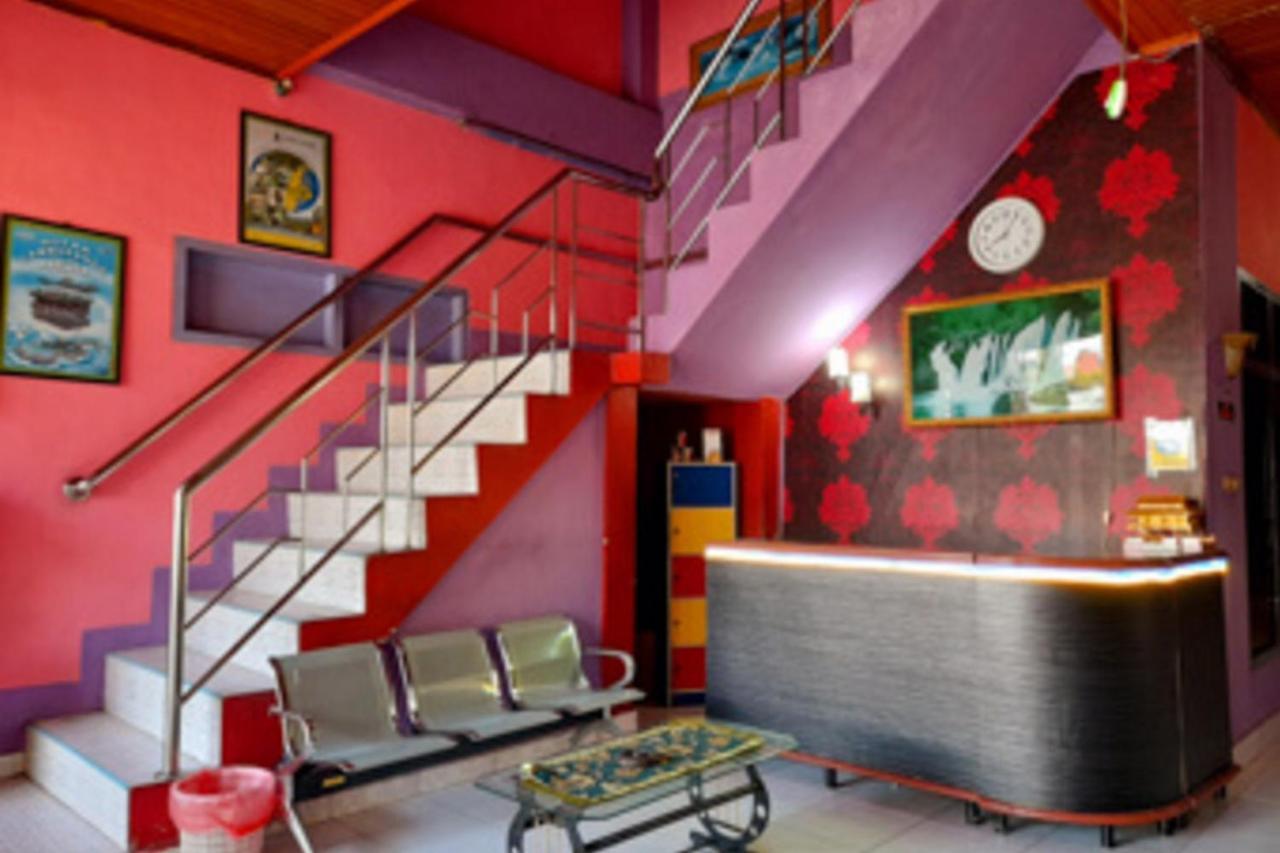 Hotel Rosichan Bau Bau Mitra Reddoorz Bau-Bau Exterior foto