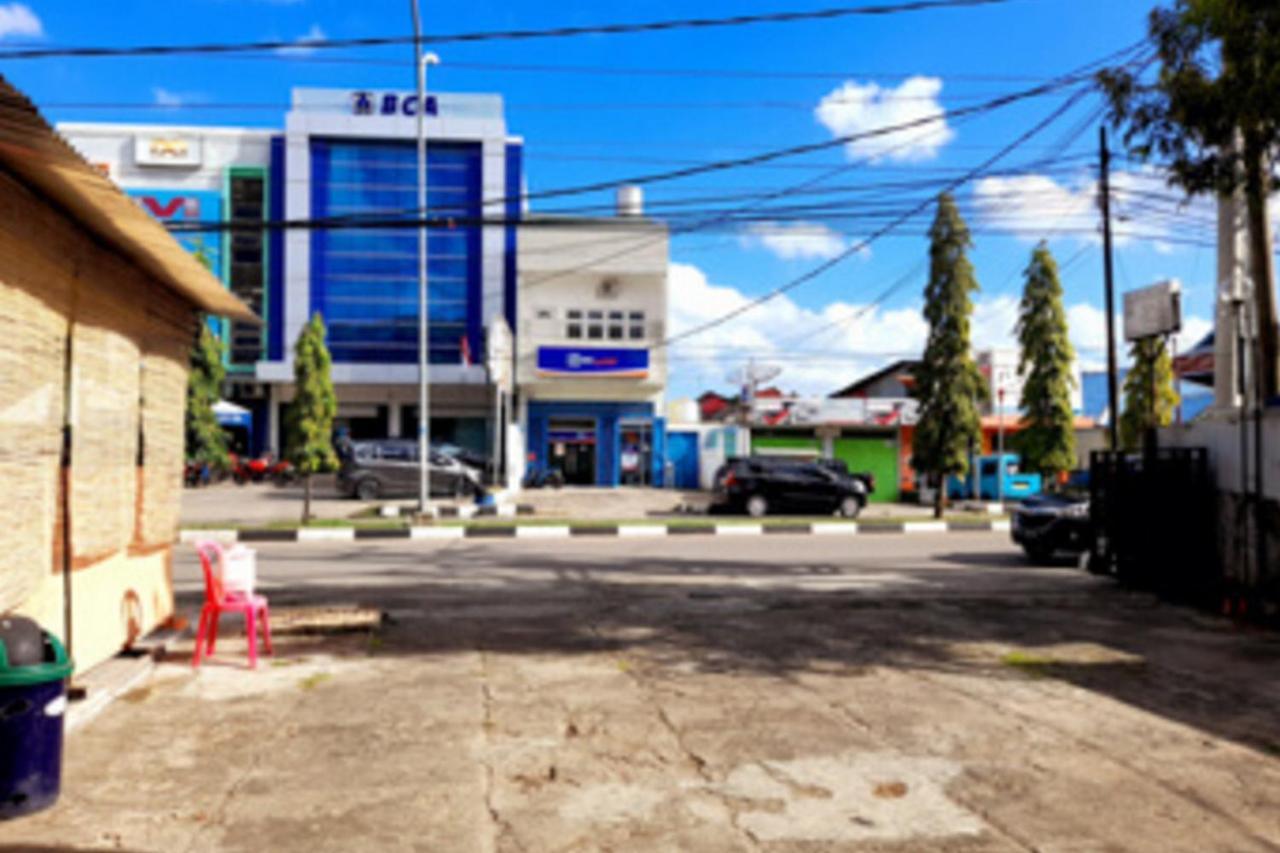 Hotel Rosichan Bau Bau Mitra Reddoorz Bau-Bau Exterior foto