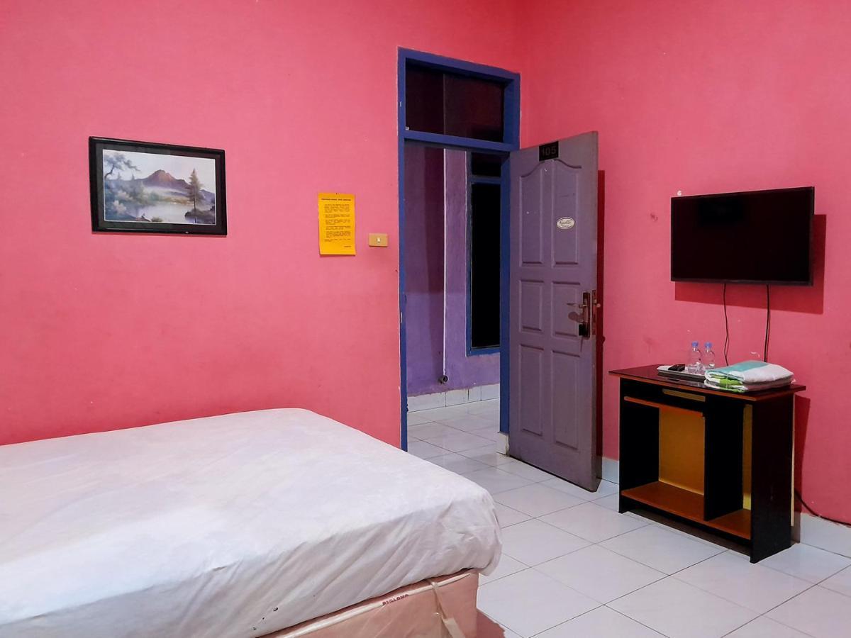 Hotel Rosichan Bau Bau Mitra Reddoorz Bau-Bau Exterior foto