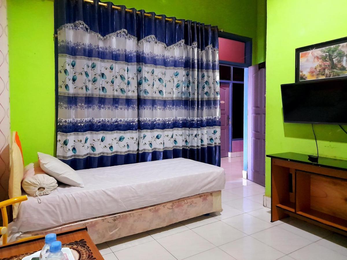 Hotel Rosichan Bau Bau Mitra Reddoorz Bau-Bau Exterior foto